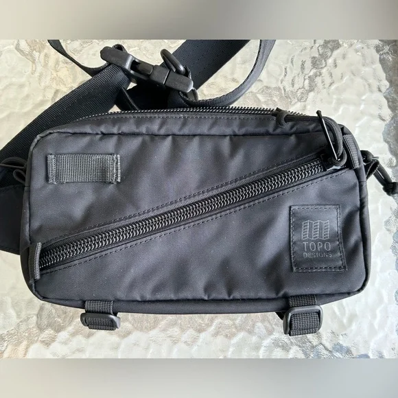 New! TOPO DESIGNS Black on Black Hip Waist Pack - Picture 4 of 11